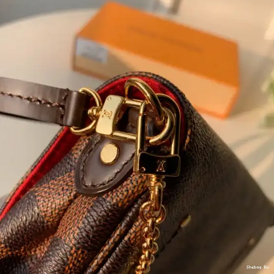 PM Vuitton Favorite Louis 0519